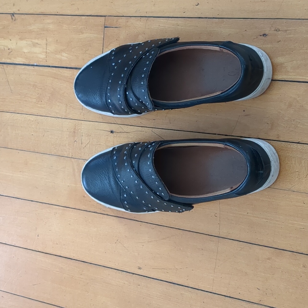 FRYE leather sneakers size 6